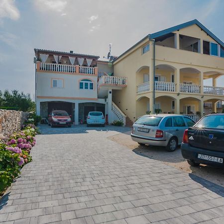 Luxury Apartments Monika Near The Sea With Private Parking بيبينيا المظهر الخارجي الصورة