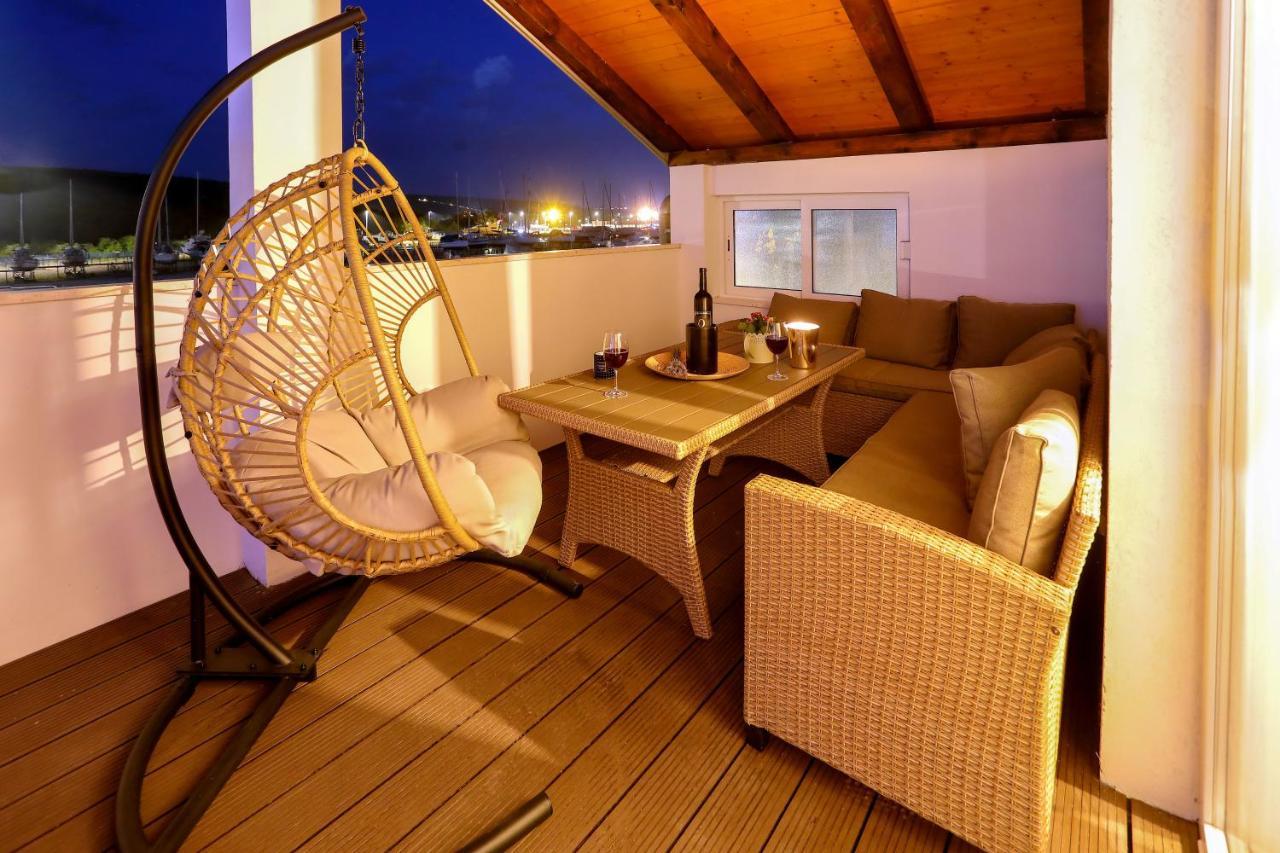 Luxury Apartments Monika Near The Sea With Private Parking بيبينيا المظهر الخارجي الصورة