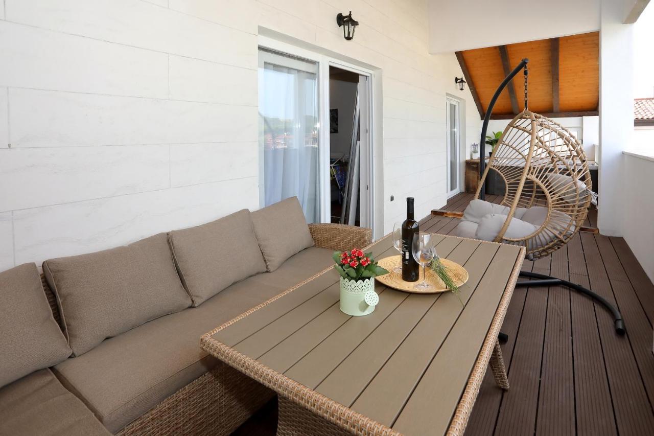 Luxury Apartments Monika Near The Sea With Private Parking بيبينيا المظهر الخارجي الصورة