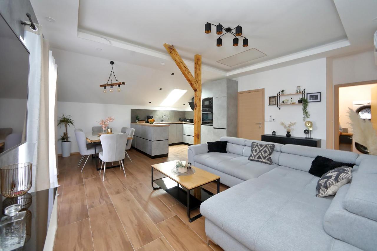 Luxury Apartments Monika Near The Sea With Private Parking بيبينيا المظهر الخارجي الصورة