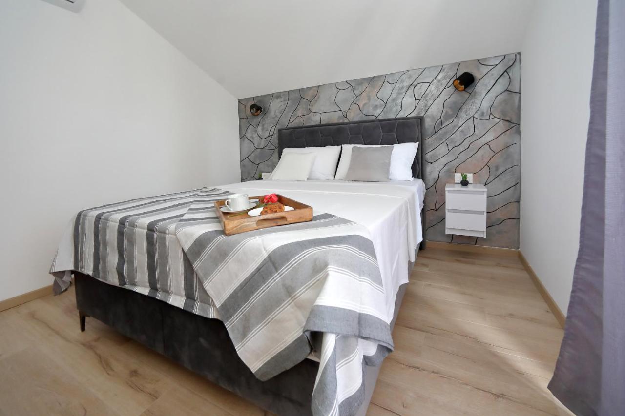 Luxury Apartments Monika Near The Sea With Private Parking بيبينيا المظهر الخارجي الصورة