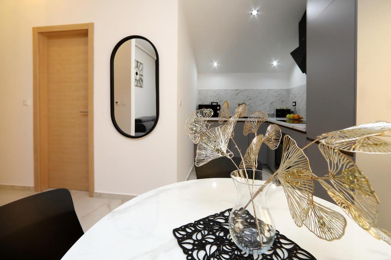 Luxury Apartments Monika Near The Sea With Private Parking بيبينيا المظهر الخارجي الصورة