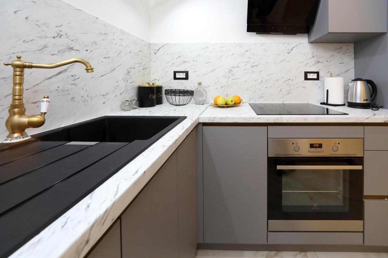 Luxury Apartments Monika Near The Sea With Private Parking بيبينيا المظهر الخارجي الصورة