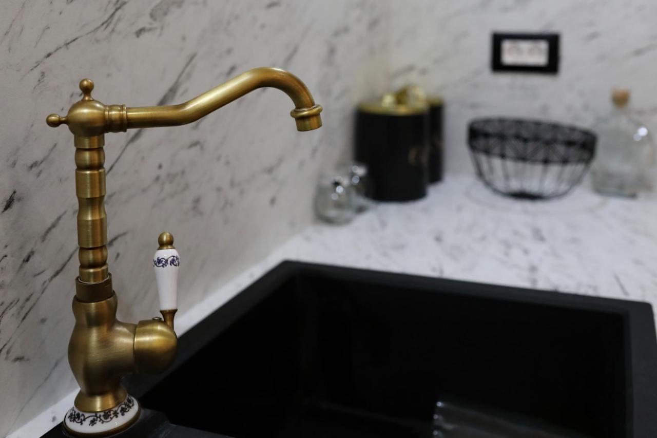 Luxury Apartments Monika Near The Sea With Private Parking بيبينيا المظهر الخارجي الصورة
