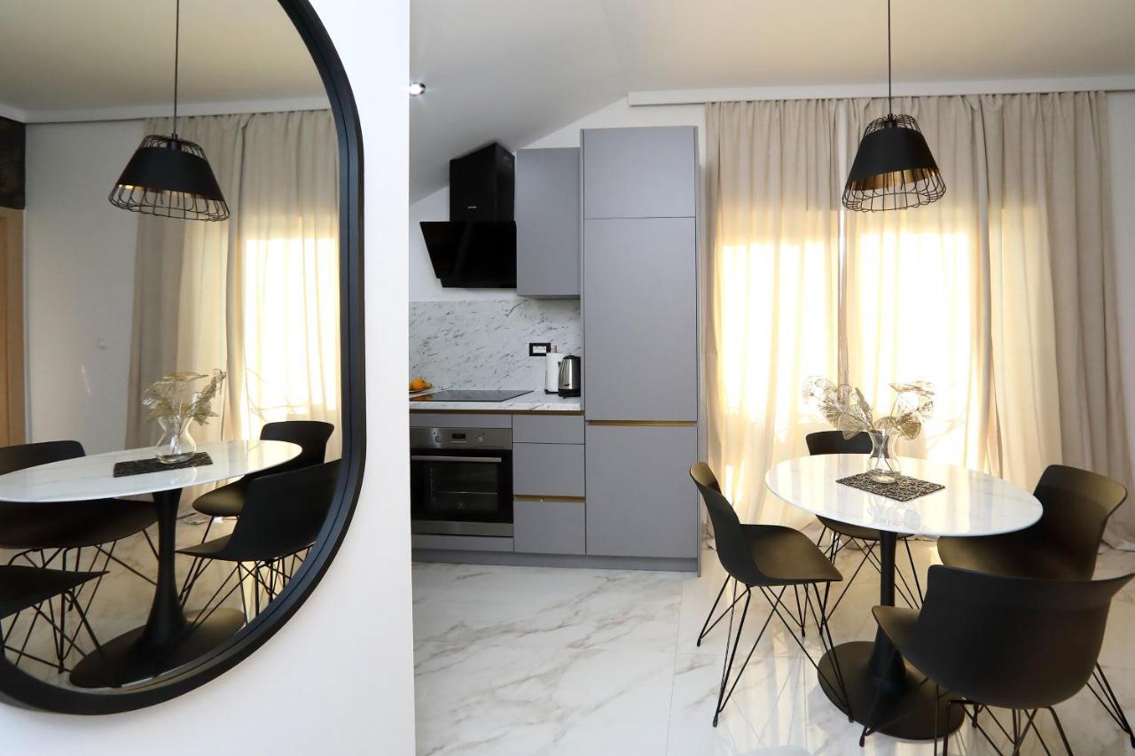 Luxury Apartments Monika Near The Sea With Private Parking بيبينيا المظهر الخارجي الصورة