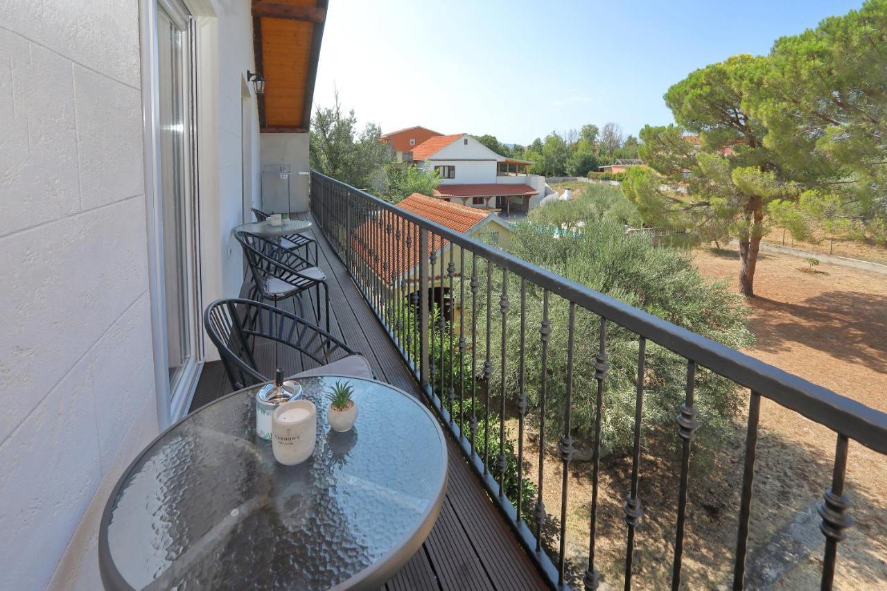 Luxury Apartments Monika Near The Sea With Private Parking بيبينيا المظهر الخارجي الصورة